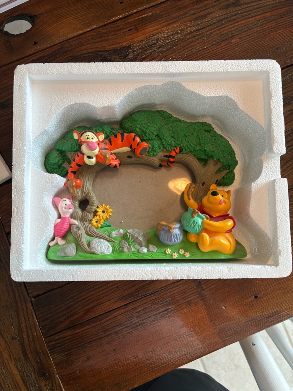 Disney Winnie the Pooh Photo Frame with Tigger, Piglet & Green Tree